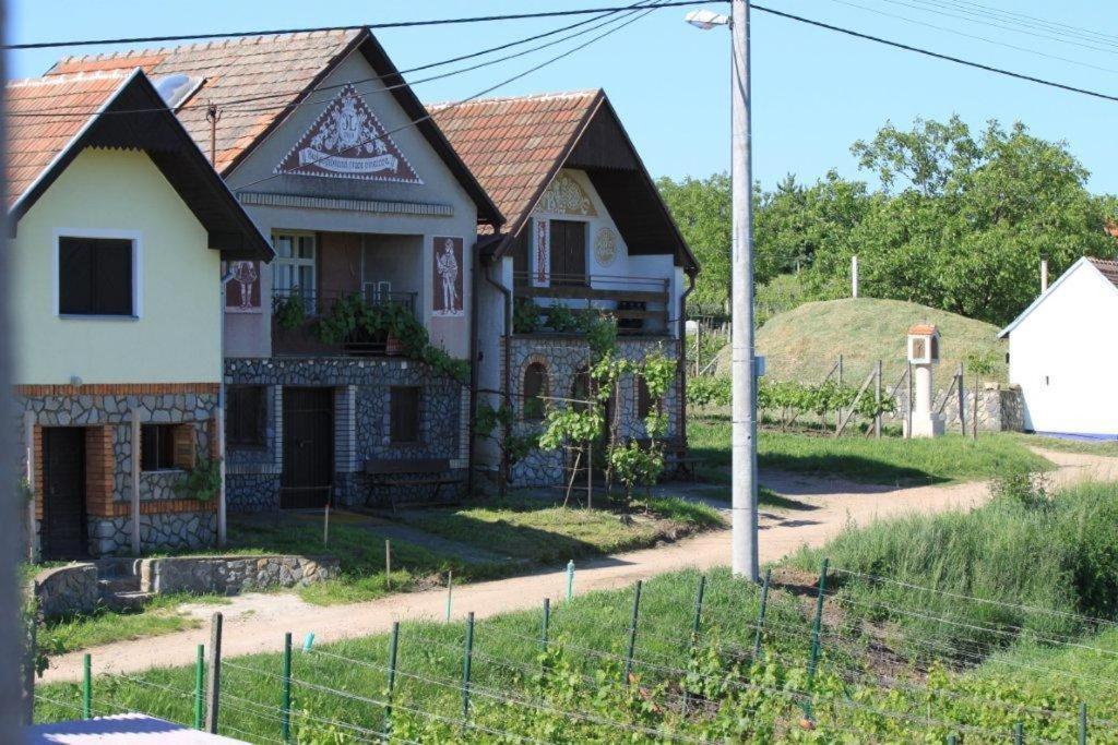 Hotel Vinohrad Milotice 외부 사진